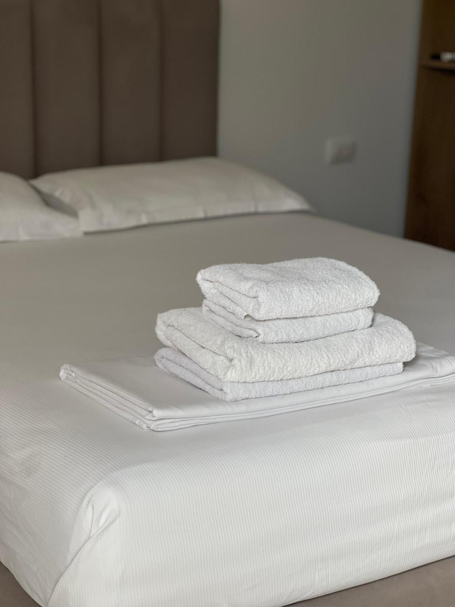 Alevra Hotel Dhërmi Eksteriør billede