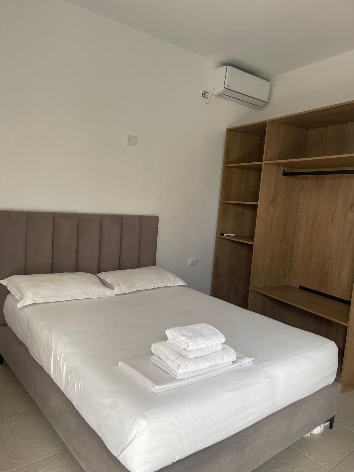 Alevra Hotel Dhërmi Eksteriør billede