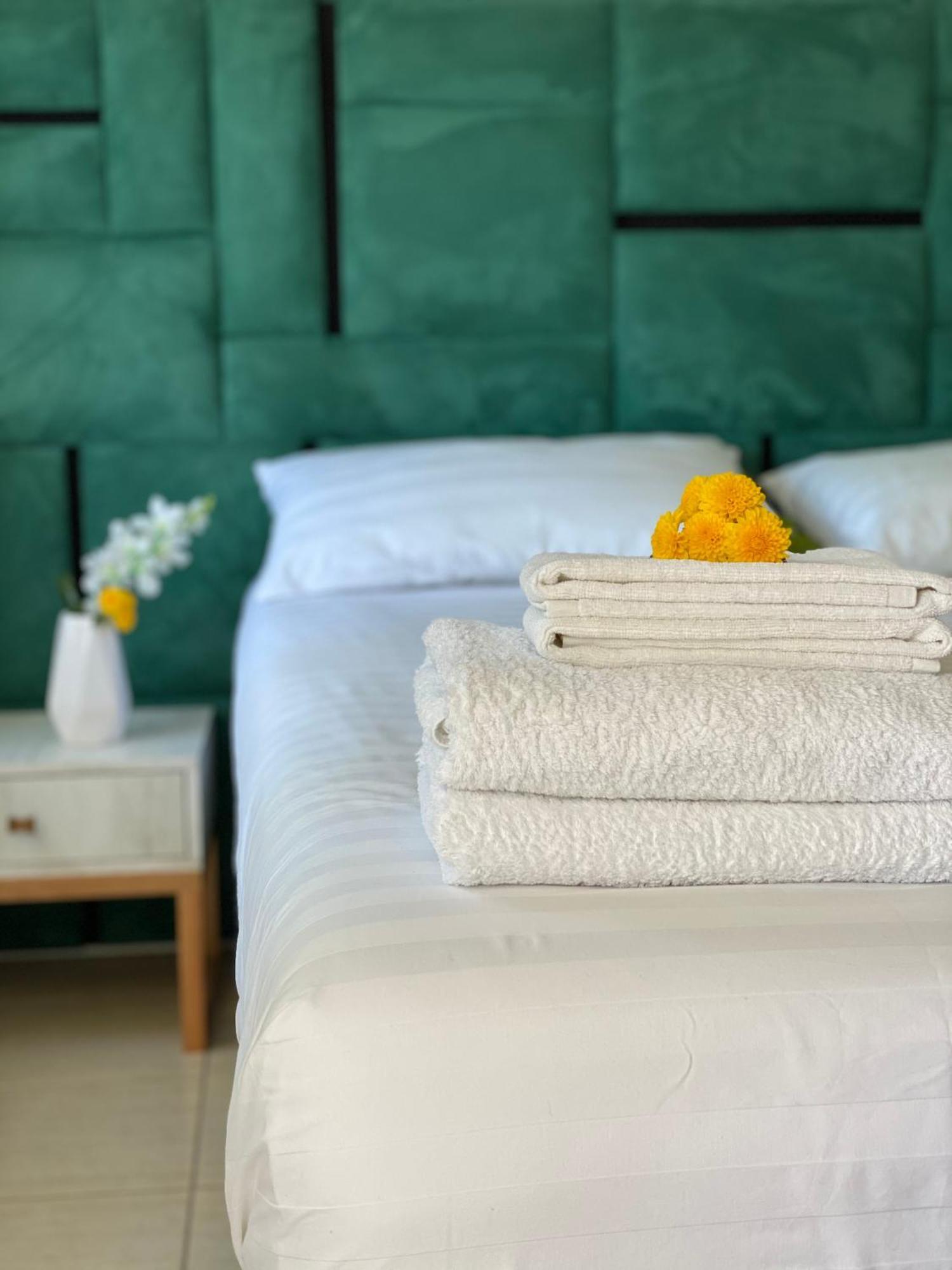 Alevra Hotel Dhërmi Eksteriør billede