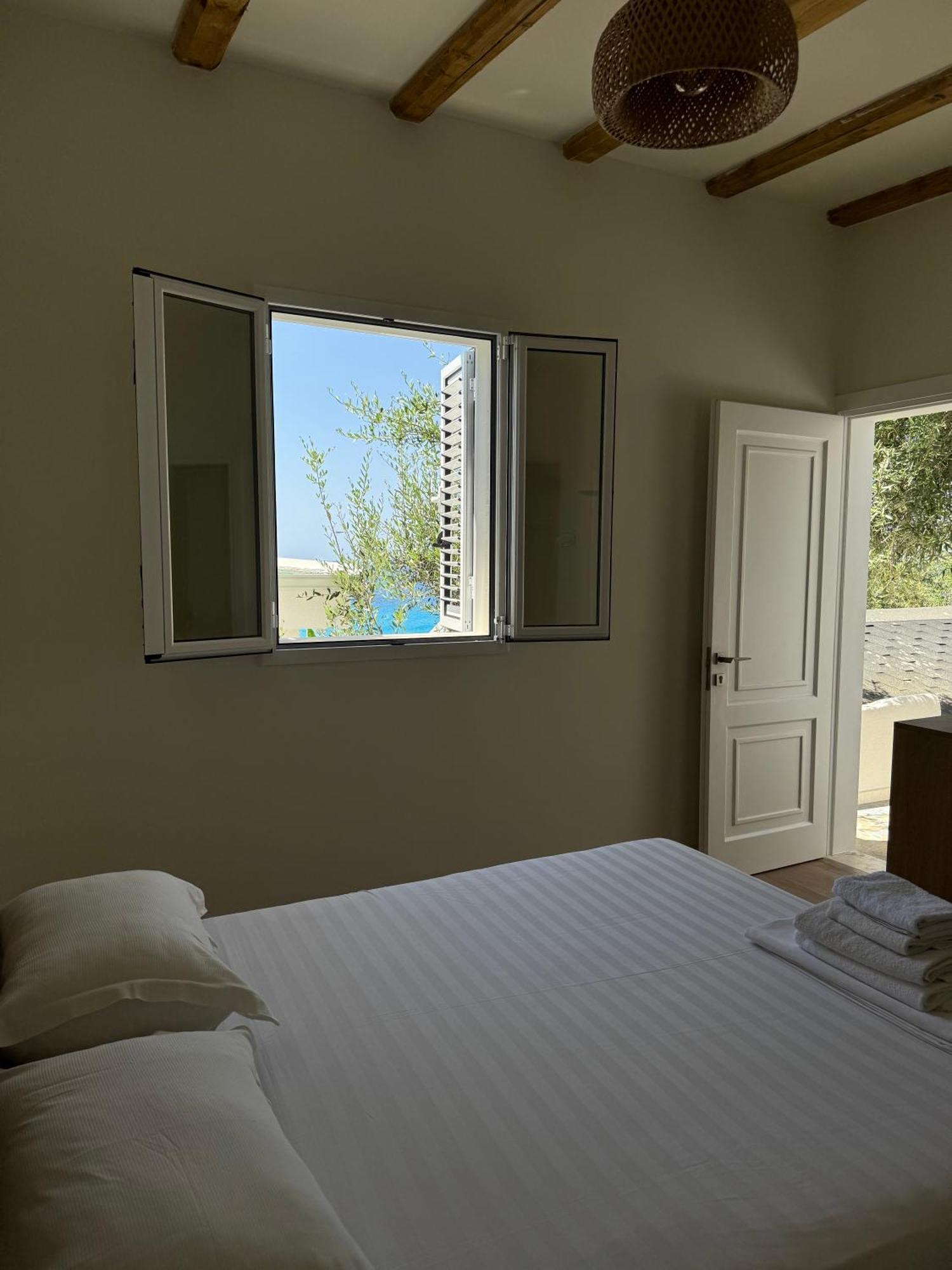 Alevra Hotel Dhërmi Eksteriør billede