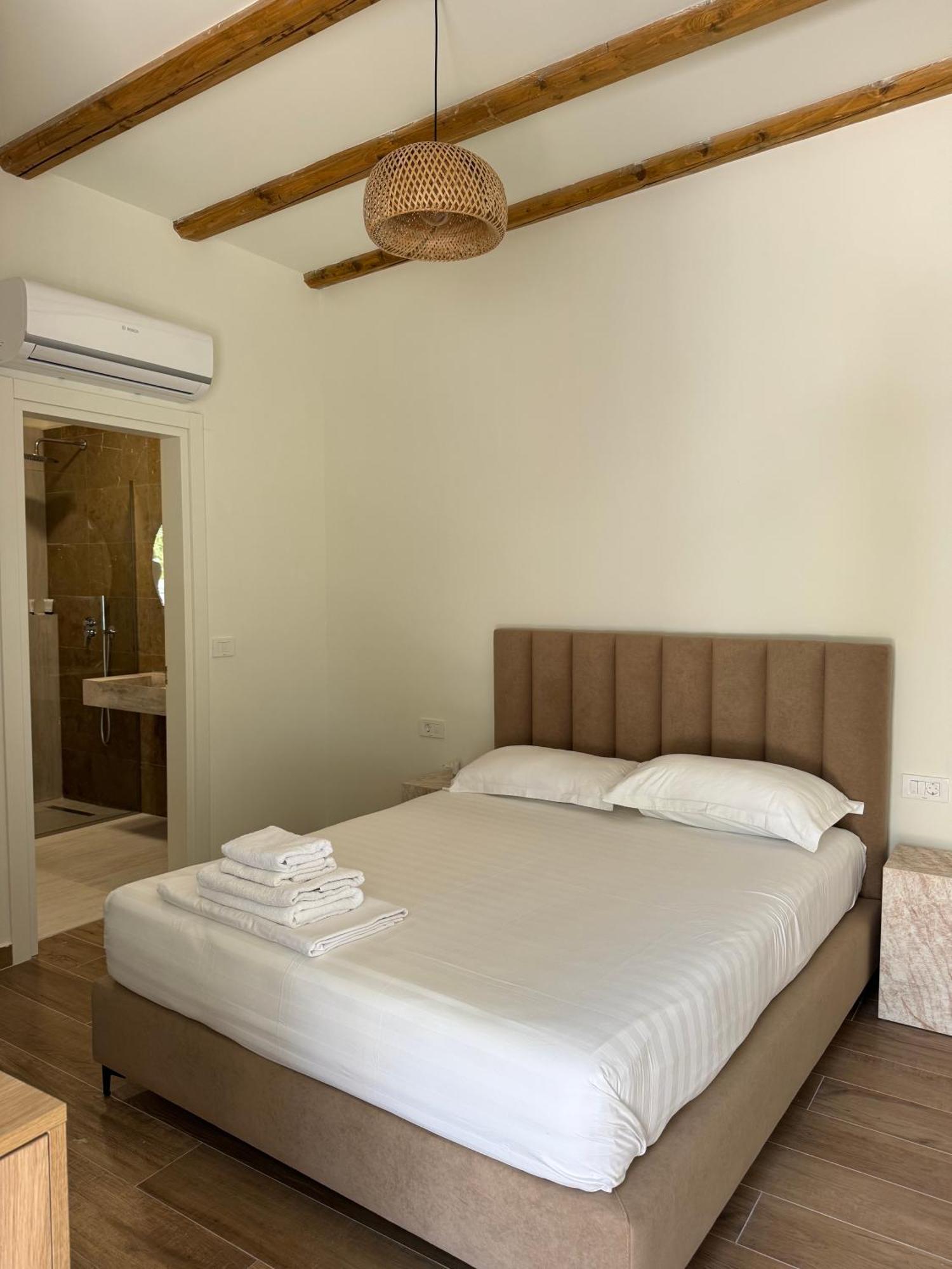 Alevra Hotel Dhërmi Eksteriør billede