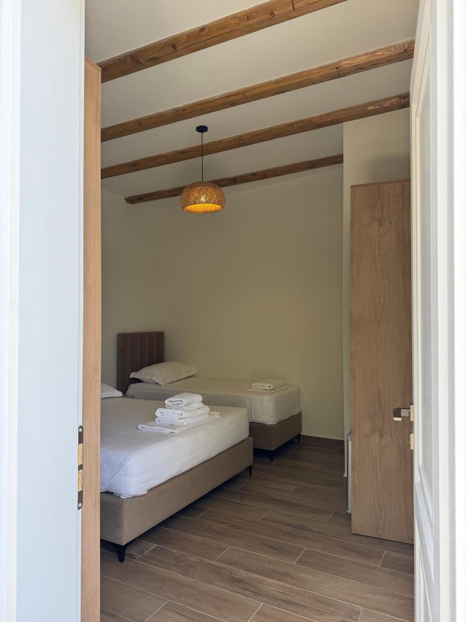 Alevra Hotel Dhërmi Eksteriør billede